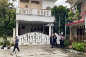 Digeledah KPK, Rumah Hasto Kristiyanto di tempat Bekasi Dijaga Ketat Polisi