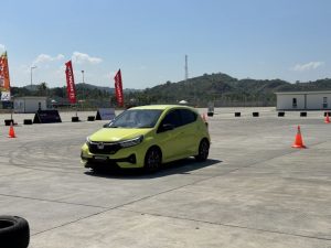 Gaji Rp5 Juta, Mau Kredit Mobil? Jangan Sampai Kere pada Tengah Jalan!