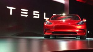 Tesla Siap Memperbaiki 1,2 Juta Mobil Listrik Bermasalah dikarenakan Gadget Lunak