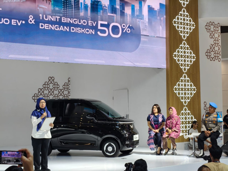 Diumumkan dalam tempat IIMS 2025, 2 Orang Hal ini Bisa Beli Mobil Listrik Setengah Harga