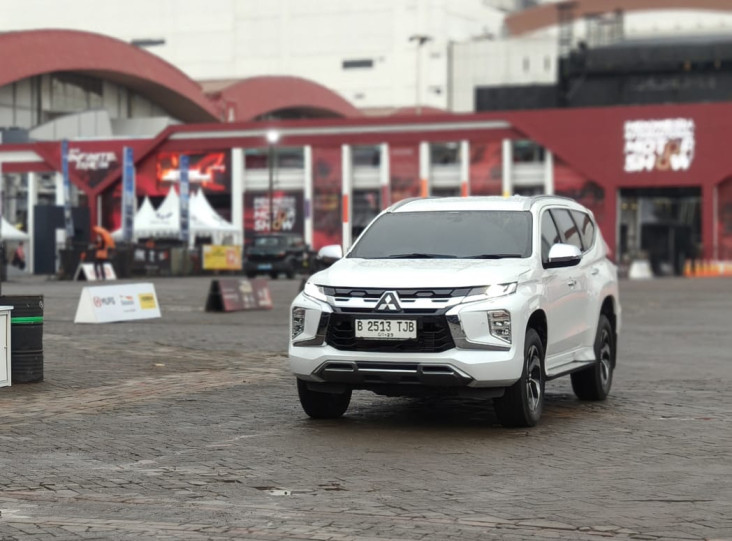 Rasakan Manuver kemudian Fitur Mitsubishi New Pajero Sport Dakar Ultimate di tempat IIMS 2025