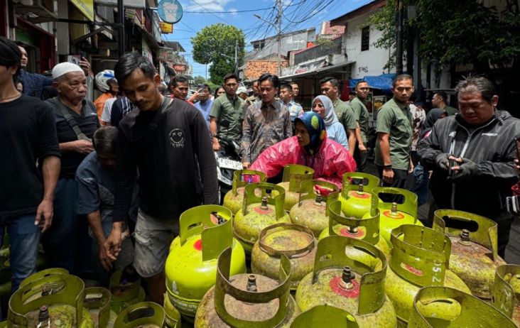 Sidak Pangkalan LPG 3 Kg, Gibran: Kalau Ada Apa-apa Kabarin