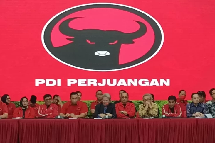 Deddy Sitorus Ungkap Ada Utusan Minta Hasto Mundur dari Sekjen kemudian PDIP Jangan Pecat Jokowi