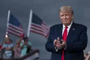 Donald Trump Siap Bayar Upah Lembur Astronot yang digunakan Terlantar
