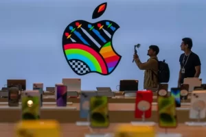 Pemimpin Tim Siri iPhone Diganti setelahnya Menunda Integrasi Apple Intelligence