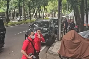 Anggota DPR PDIP Komisi III Ngumpul di area Rumah Megawati Jelang Sidang Hasto Kristiyanto
