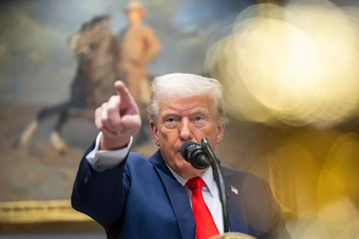 Trump Tepis Ancaman Resesi: Industri Bisnis Amerika Serikat pada Masa Transisi di area area Tengah Perang Dagang