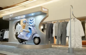 Vespa 946 Snake Mejeng dalam Pop-up Store Pacific Place