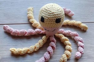 Boneka Gurita Rajut Bantu Stabilkan Bayi di NICU