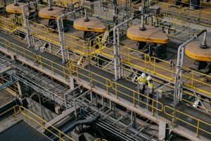 Saham MBMA Naik Usai Torehkan Kinerja Operasional Kuat di Kuartal III/2025