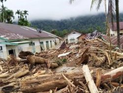Asiah Kembali, Rumahnya Tak Ada, Jadi Aliran Sungai