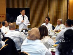Dunia terpecah, Indonesia semakin menarik