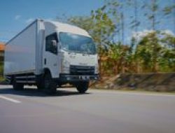 Isuzu dorong pelaku usaha siapkan truk jelang libur Natal dan Tahun Baru 2025