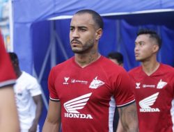 Persebaya dan Arema Berebut Bernardo Tavares Senilai Rp6,08 Miliar!