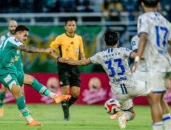 Janji ke Bonek Terpenuhi! Uston Nawawi Bawa Persebaya Menang Telak