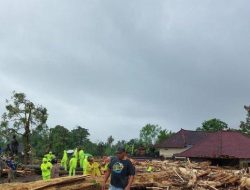 Empat kabupaten Jabar terendam banjir dan longsor, ribuan warga mengungsi