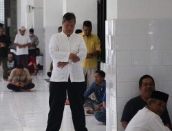 Niat Sholat Jumat: Qobliyah dan Badiyah, Cara Sholat 2 Rakaat Lengkap