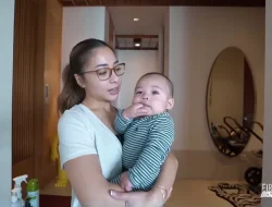 Sikap Nikita Willy Saat Diterpa Viral Buku Broken Strings, Ini yang Diposting Istrinya