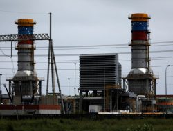 Trump Minta Perusahaan Minyak AS Perbaiki Industri Energi Venezuela
