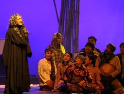 Pentas Rintrik Teater Kubur di TIM