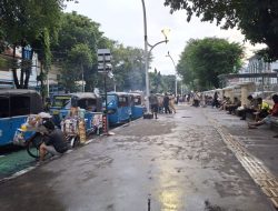 Tidak Merasa Bersalah Ngetem di Jalur Sepeda RSCM, Sopir Bajaj: Tidak Ada yang Melewati