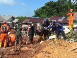 Korban Longsor Cisarua: 20 Orang Masih Hilang, 60 Jenazah Dievakuasi