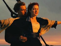 10 Film Romantis yang Membuat Baper Puncak