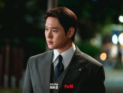 Apakah Jung Woo Membantu Misi Geum Bo di Undercover Miss Hong?