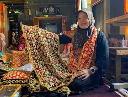 Tenun Tuan: Warisan Keluarga ke Asa Budaya Palembang
