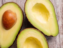 Dampak Alpukat Berlebihan pada Bayi