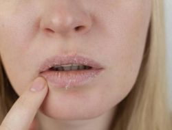 Apakah Lipstik Hitam? Ini Fakta yang Harus Diketahui