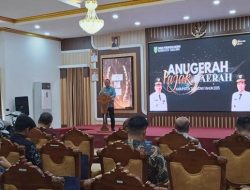 H Fani Serahkan Penghargaan Pajak Daerah Tabalong 2025, Apresiasi Kepatuhan dan Kontribusi Wajib Pajak
