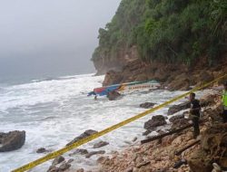 Nelayan Trenggalek Hilang Usai Kapal Tenggelam, Tim Pencari Selidiki 8 Pantai di Wonogiri