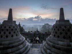 Libur Lebaran di Candi Prambanan dan Borobudur, Piknik Bersama Robot