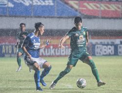 Masih Tanpa Striker Murni! Starting XI Persebaya vs Persib Versi Bonek Bikin Gugup