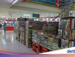 Wisuda Jadi Peluang Usaha, Penjual Buku Raup Jutaan Rupiah